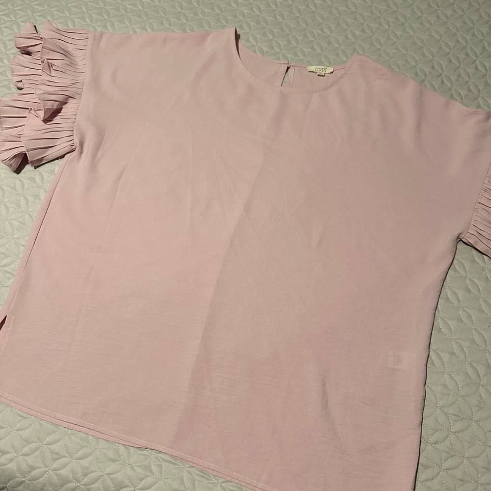 1XL Pink Ruffle Sleeved Shirt